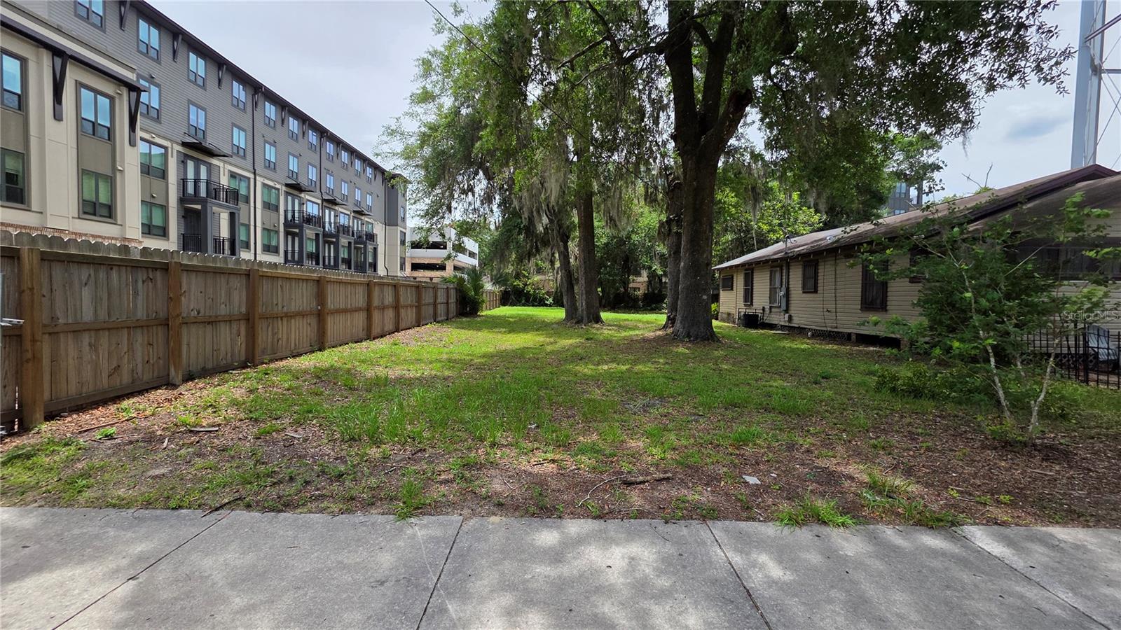 1113 NW 5TH AVENUE
