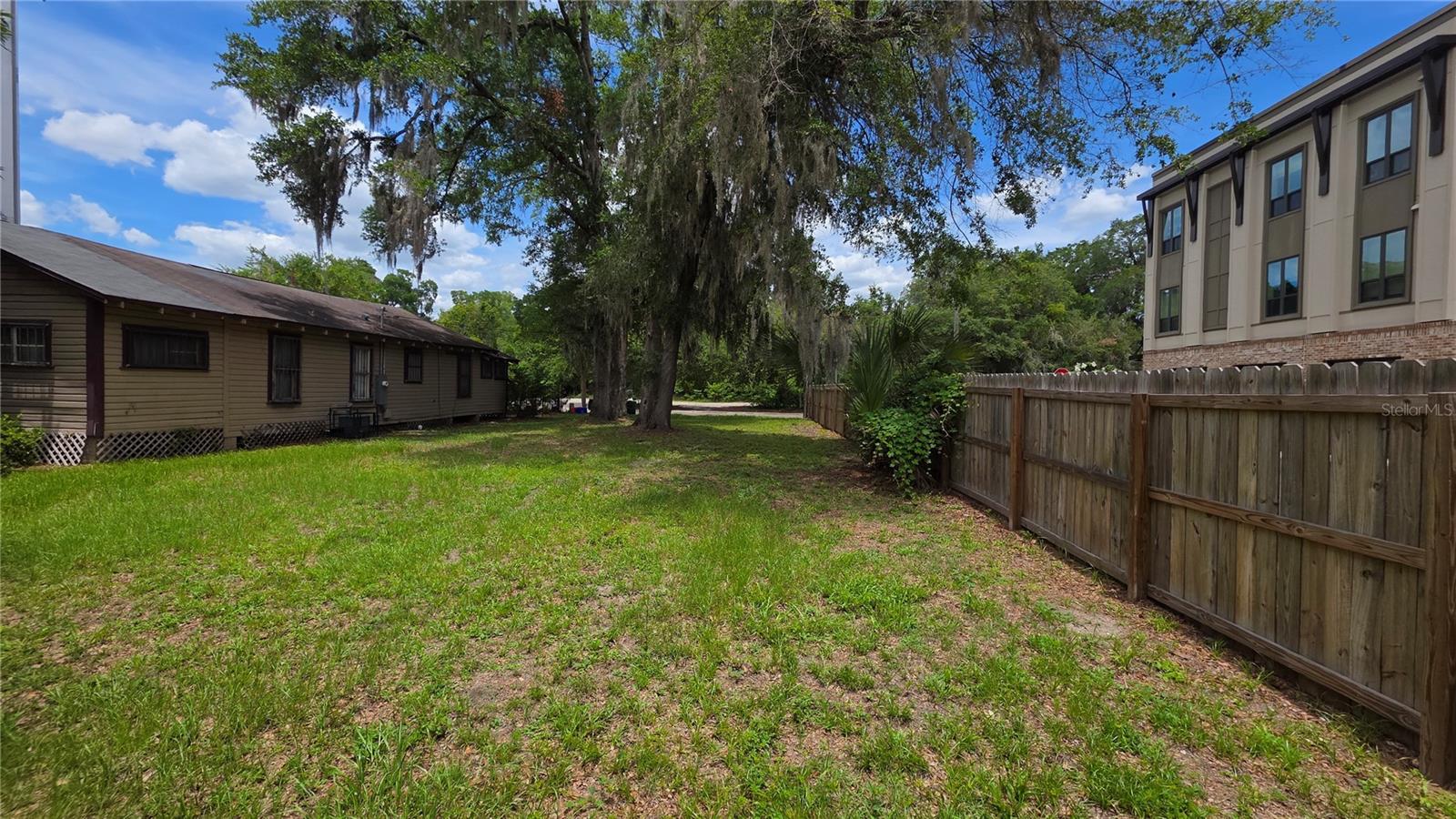1113 NW 5TH AVENUE