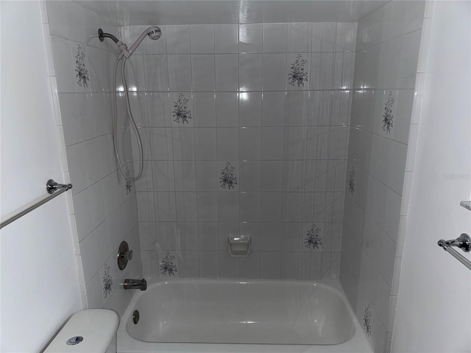 KISSIMMEE ISLES UNIT 1 REP - Residential Lease