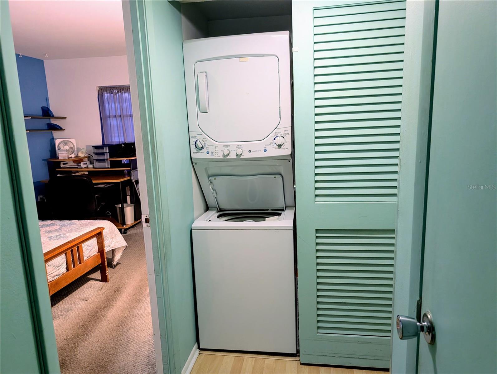 THE THIRD BAYSHORE - Residential