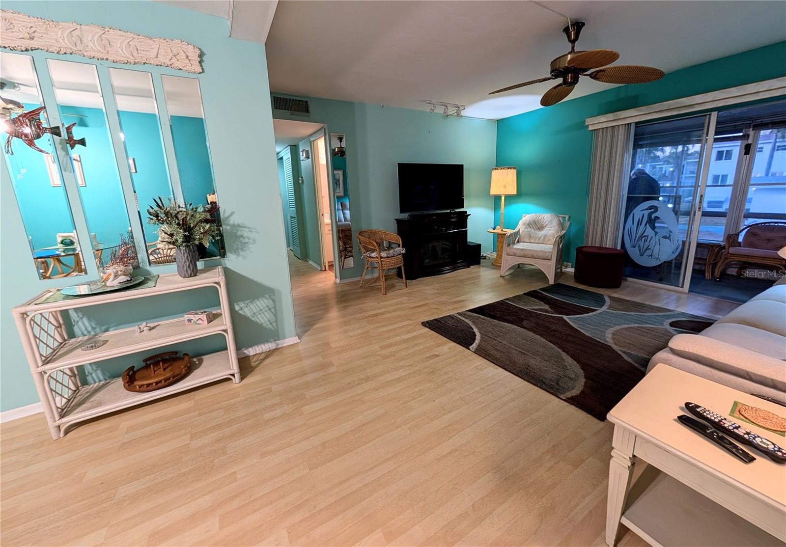 THE THIRD BAYSHORE - Residential