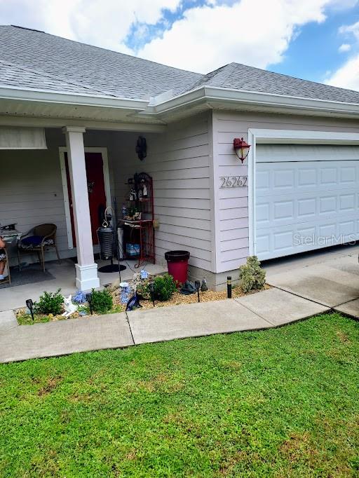 This 3 bedroom 2 bath home also has a den/office. Split bedrooms with a jetted tub in the primary bath. 2nd and 3rd bedrooms share a jack and jill bath. Open floor plan with island kitchen overlooking the great room. 42" kitchen cabinet uppers with granite counters and stainless appliances. 2 car garage with inside utility room. Built in 2007 just 5 minutes to Publix and Home depot. Easy access to downtown Punta Gorda and all it offers. Out of the AE flood zone.