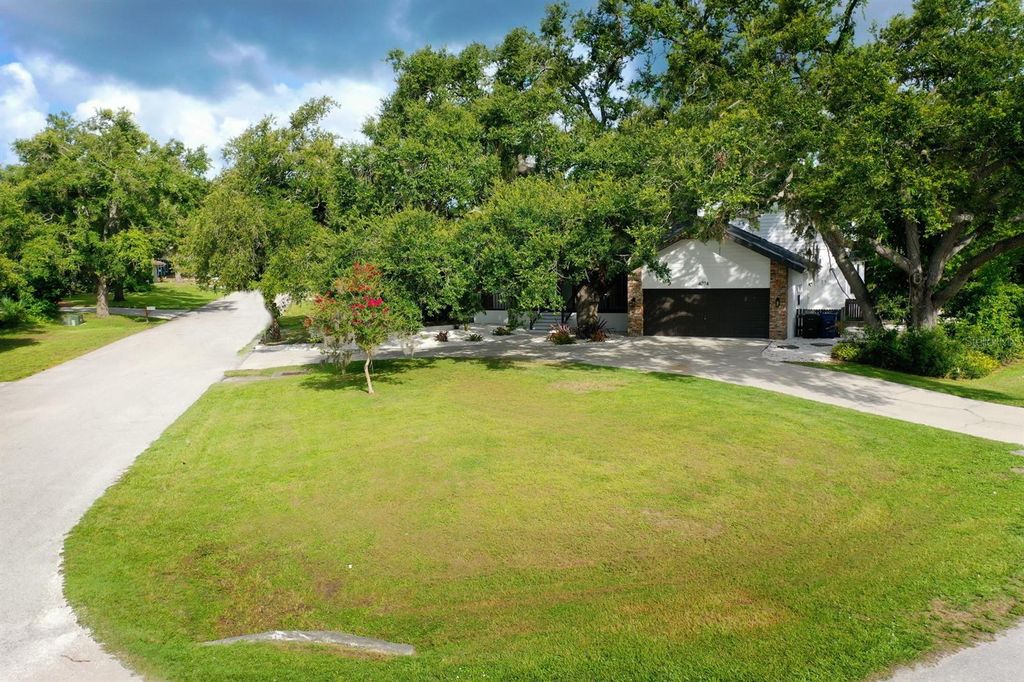 Photo of 4074 Redbird Circle, Sarasota, FL 34231 (MLS # A4658582)