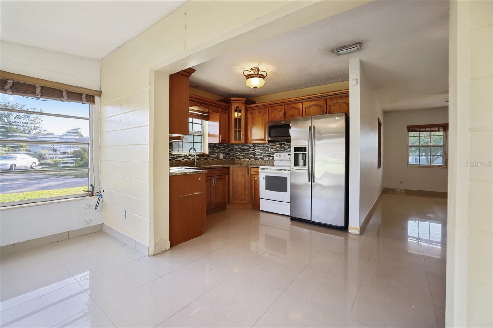 GOLDEN CREST - Residential Lease