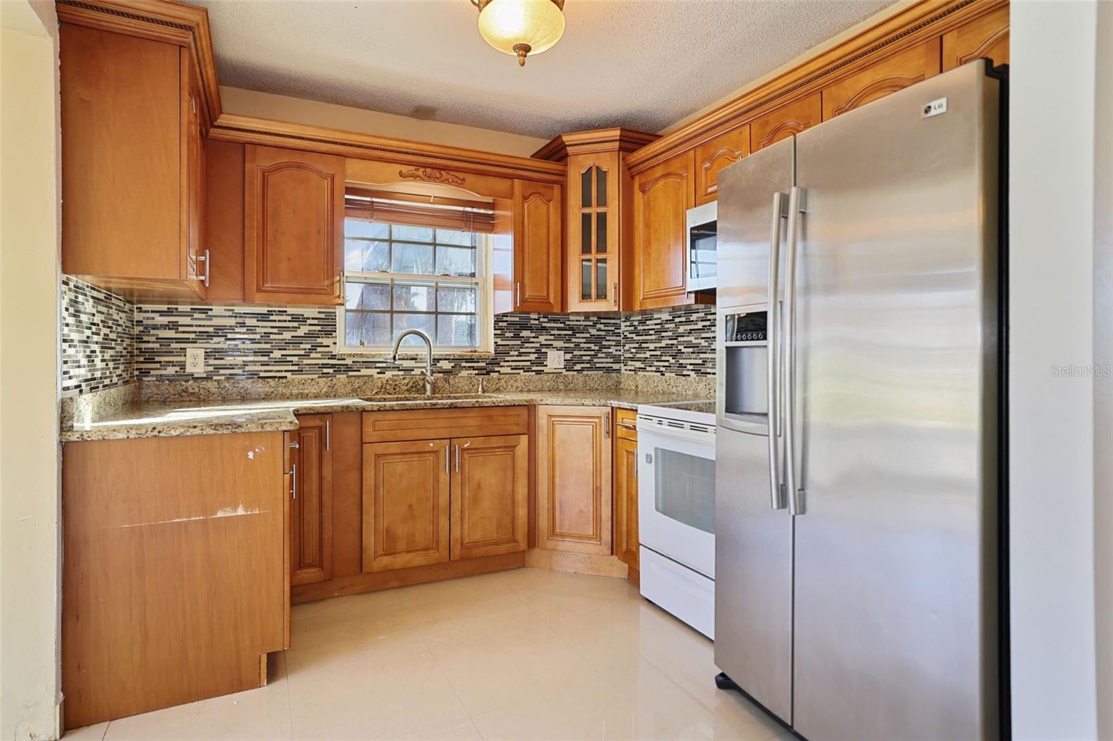 GOLDEN CREST - Residential Lease