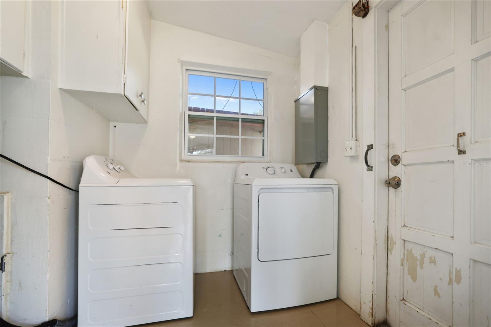 GOLDEN CREST - Residential Lease