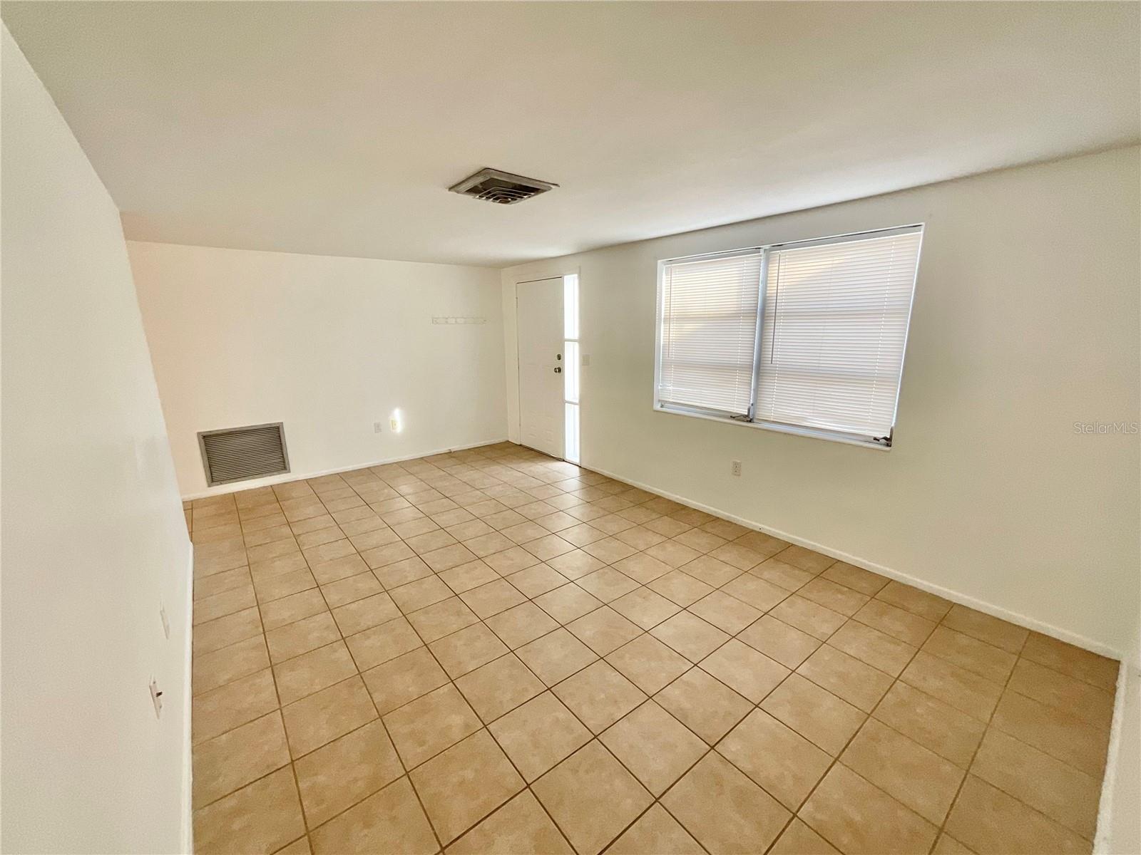 HOLIDAY GARDEN ESTATES UNIT 1 - Residential Lease