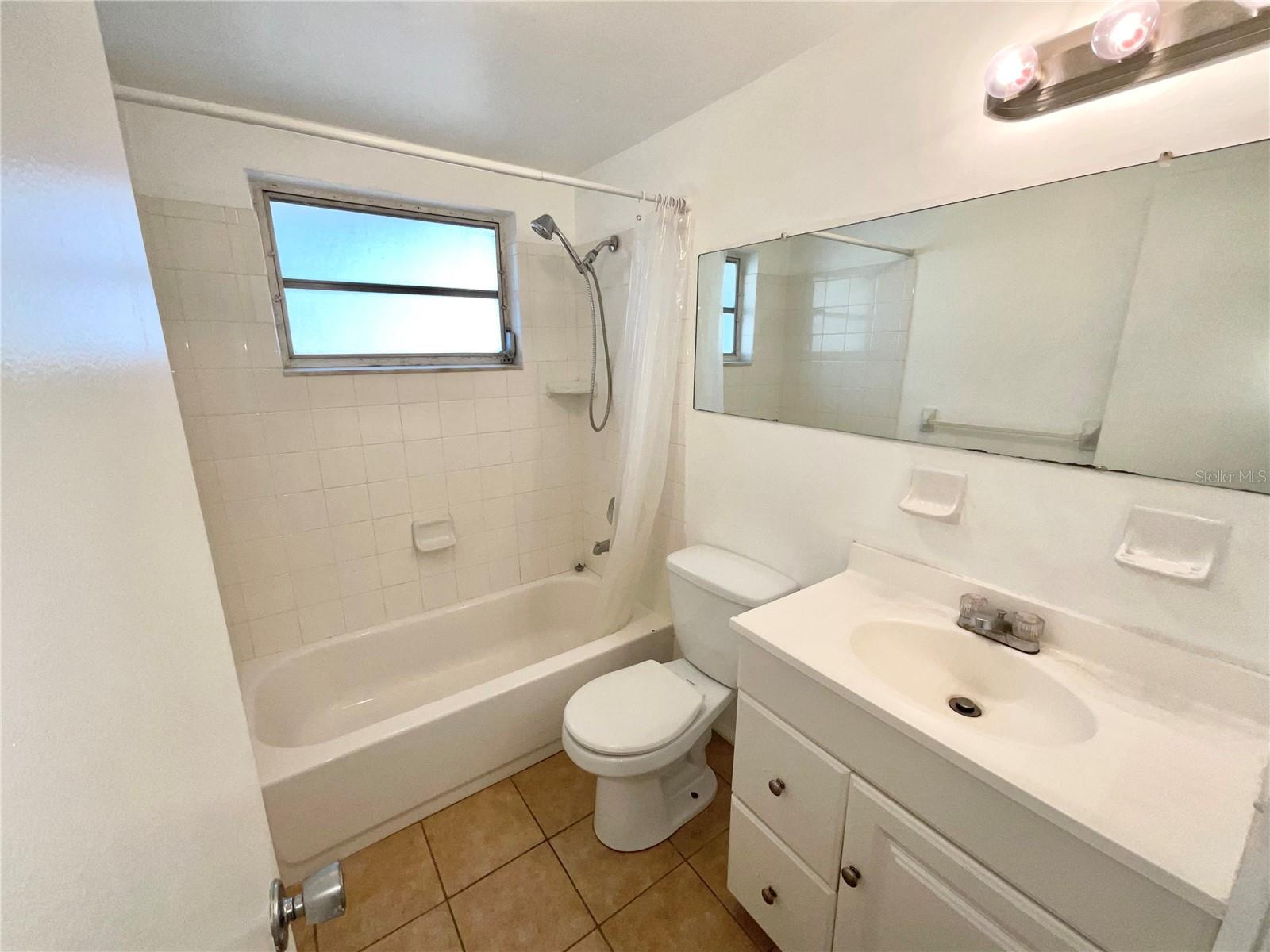 HOLIDAY GARDEN ESTATES UNIT 1 - Residential Lease