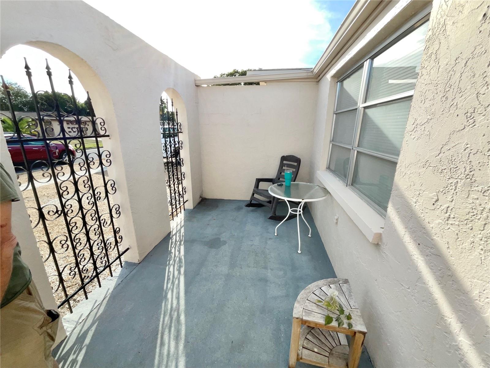 HOLIDAY GARDEN ESTATES UNIT 1 - Residential Lease