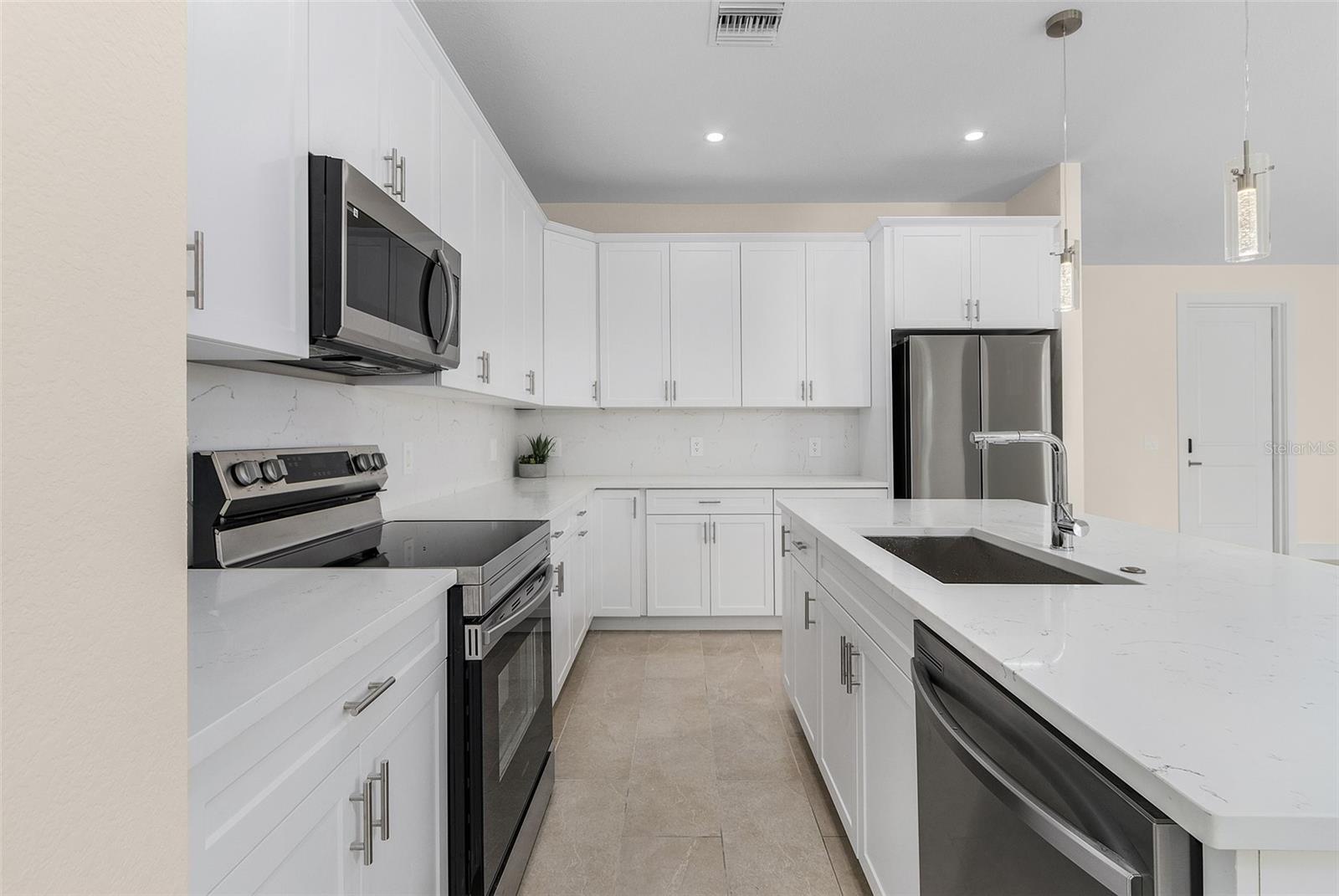 ROTONDA LAKES - Residential