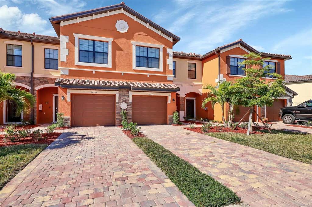 Photo of 20335 Lagente Circle, Venice, FL 34293 (MLS # N6144685)