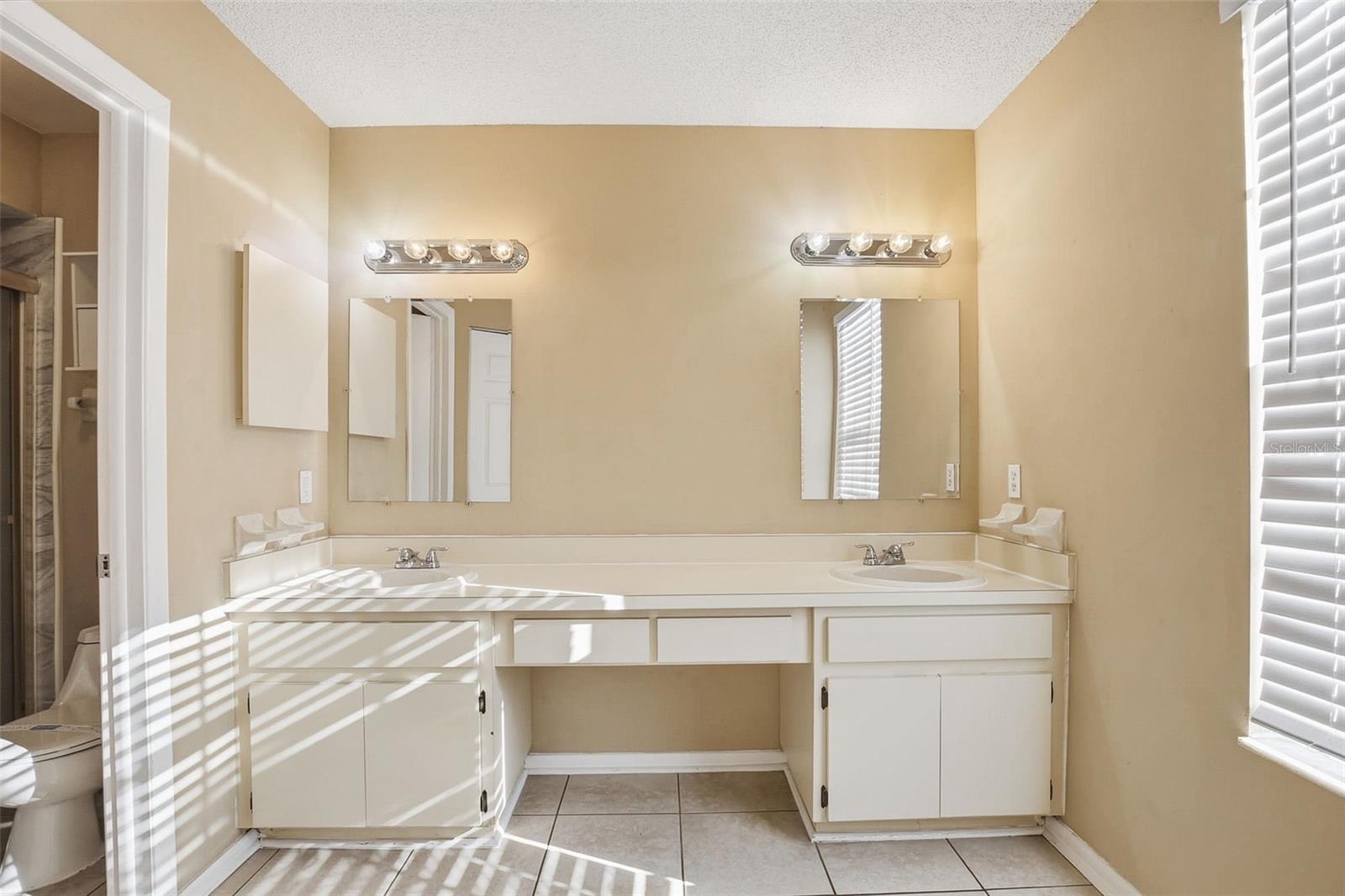 COUNTRY PLACE WEST UNIT IV - Residential