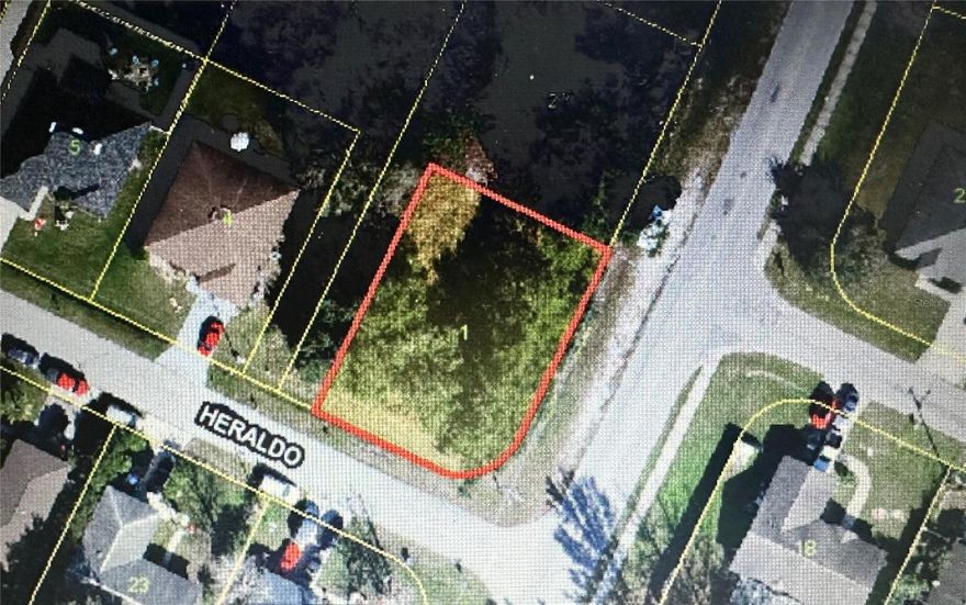 Great corner lot, close to everything Poinciana has to offer! Seller also has another lot adjacent to it, MLS# L4942908. Combine both lots and build your dream home on nearly half an acre!