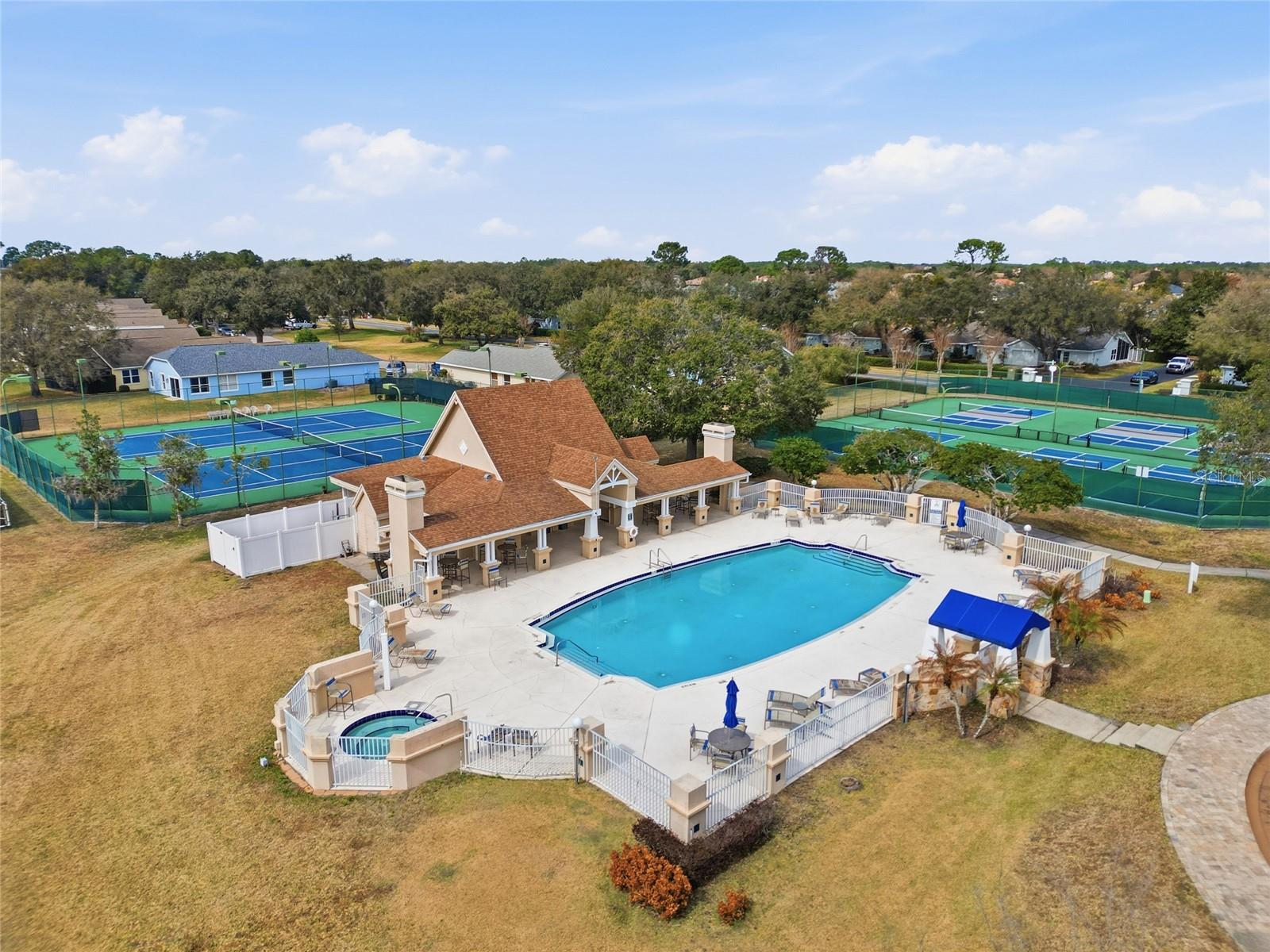 MOUNT DORA COUNTRY CLUB MOUNT DORA UNIT 01 - Residential