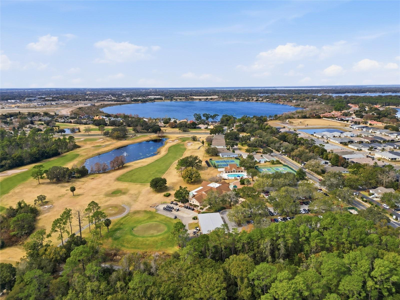 MOUNT DORA COUNTRY CLUB MOUNT DORA UNIT 01 - Residential