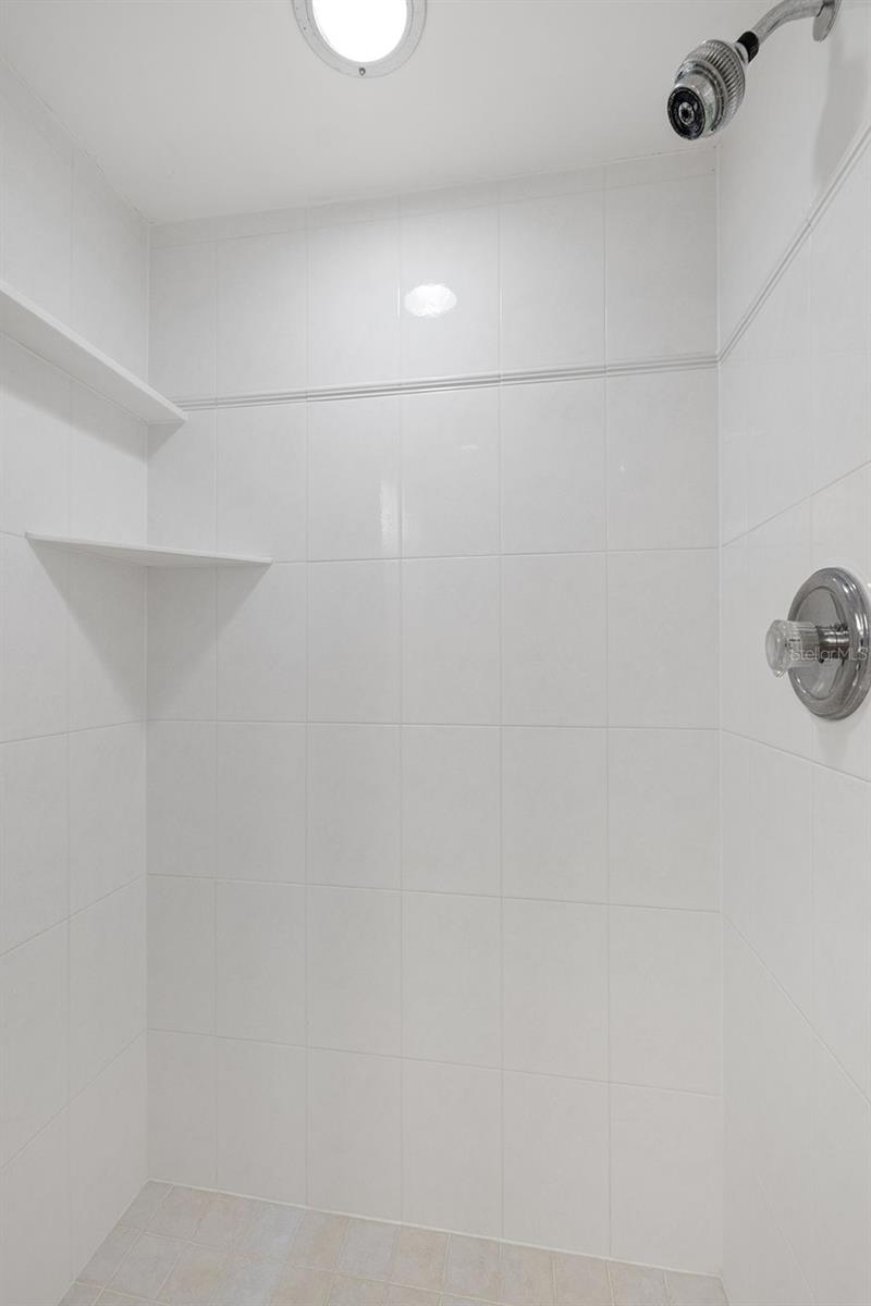 WEATHERLY THE CONDO - Residential Lease