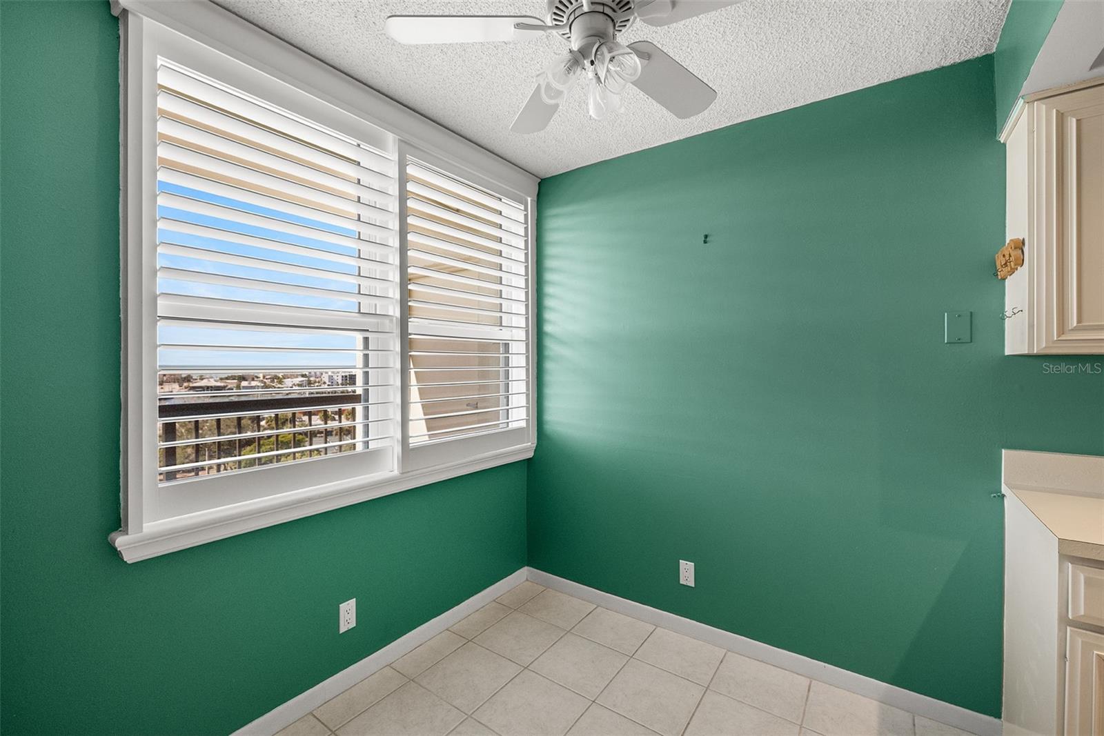 WEATHERLY THE CONDO - Residential Lease