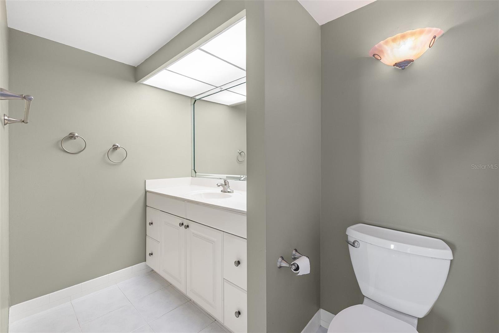 WEATHERLY THE CONDO - Residential Lease