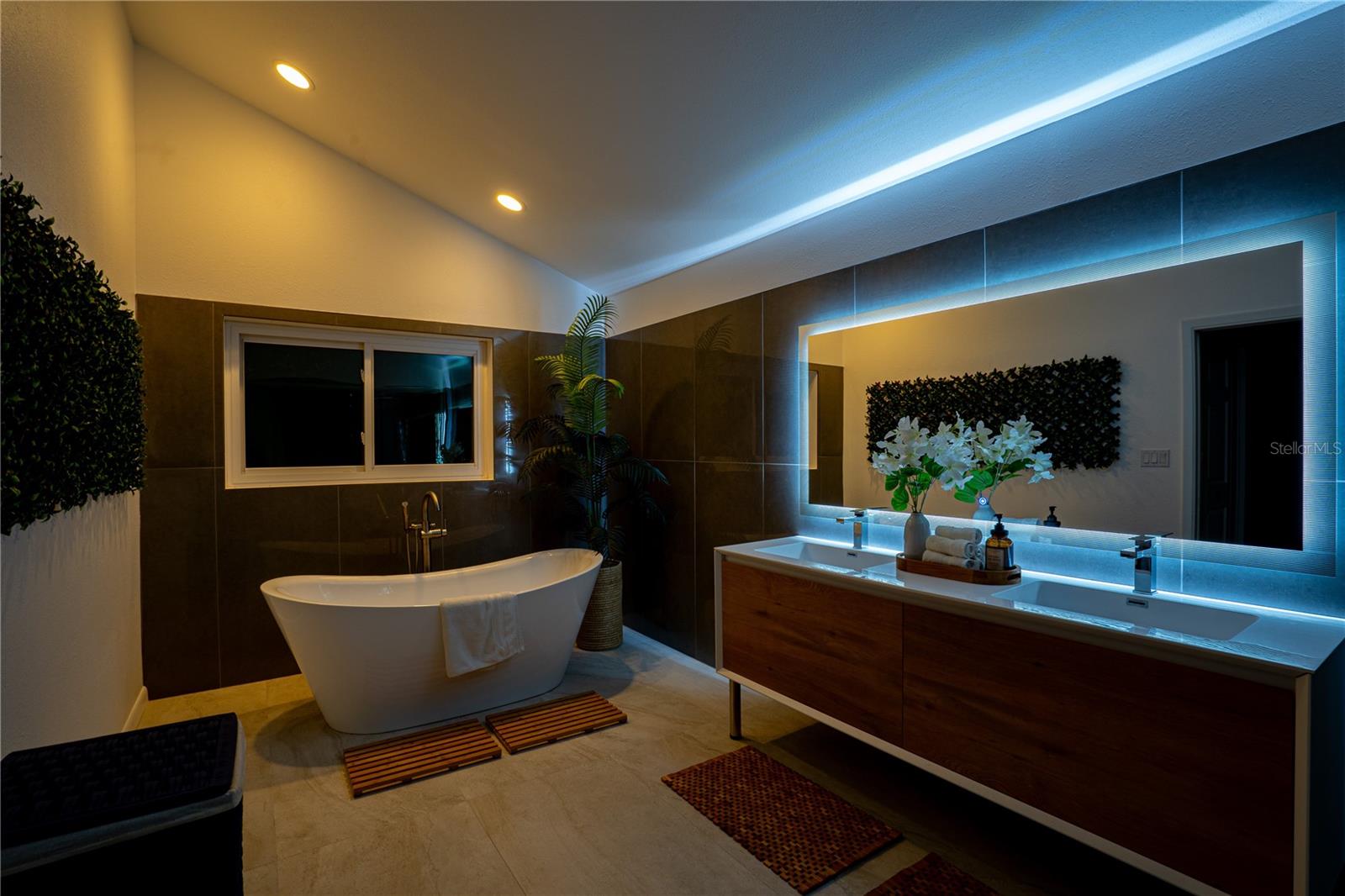 RAINBOW FARMS - Residential