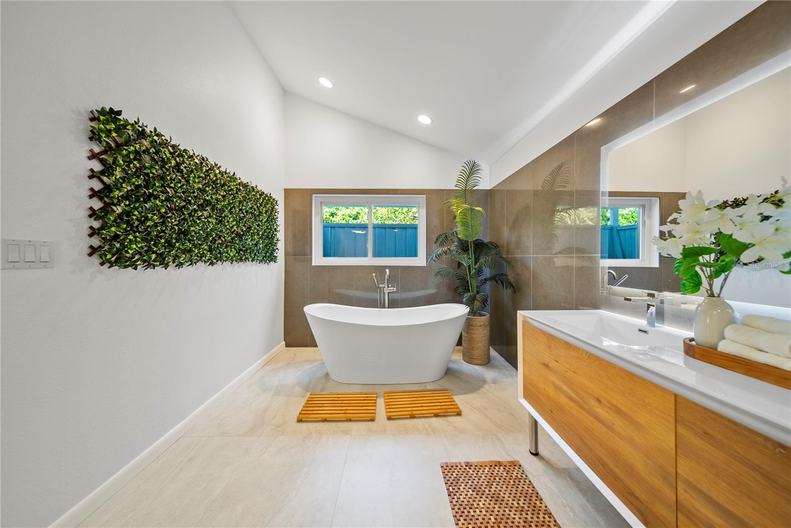 RAINBOW FARMS - Residential
