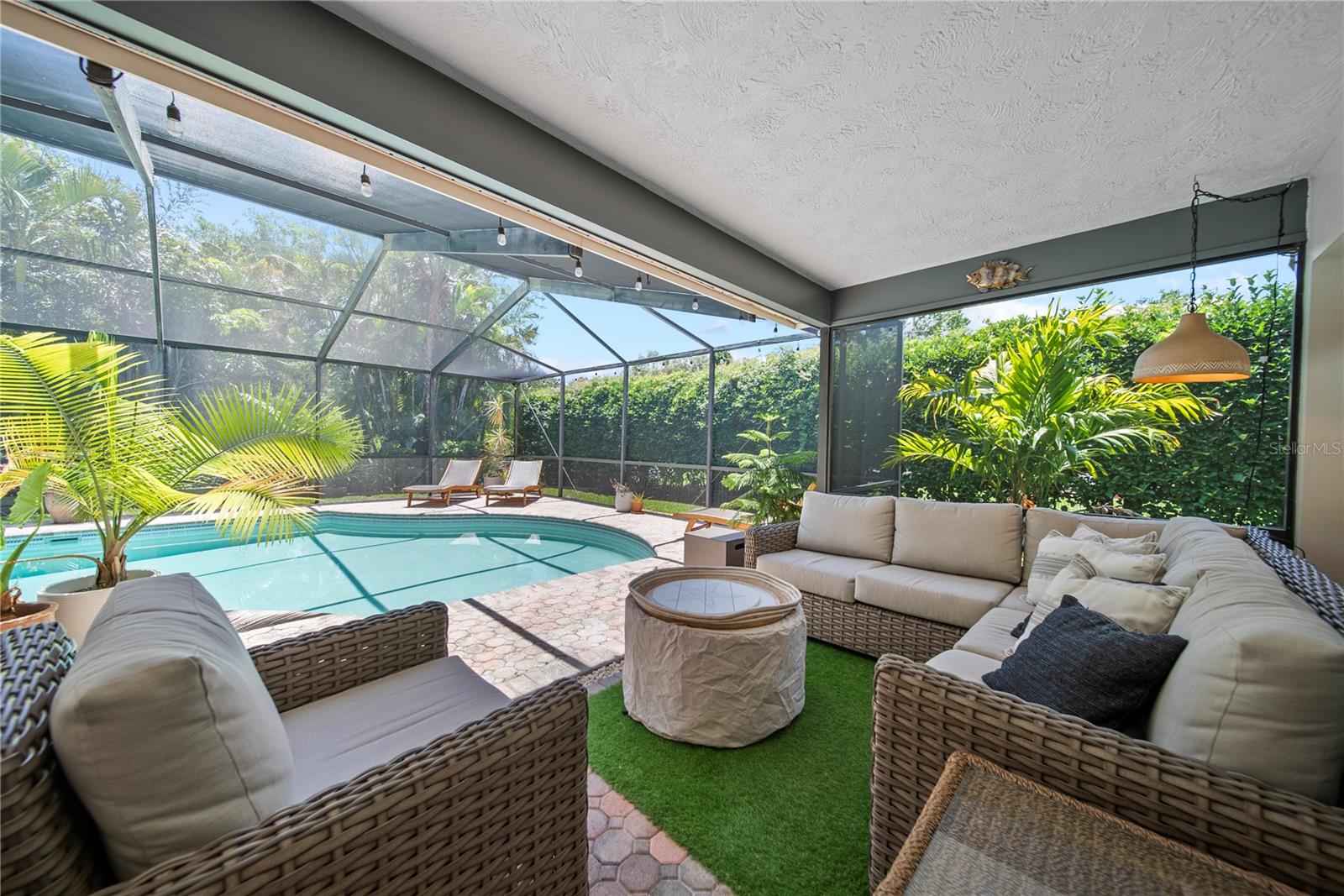 RAINBOW FARMS - Residential