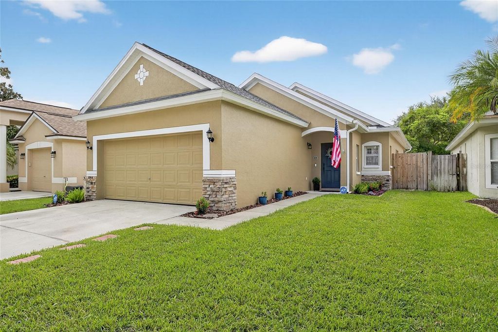 Photo of 6938 Exeter Park Place, Apollo Beach, FL 33572 (MLS # TB8426930)