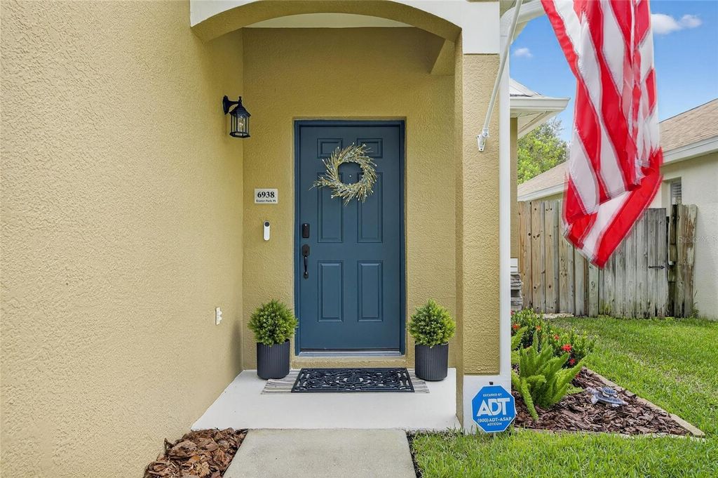 Photo of 6938 Exeter Park Place, Apollo Beach, FL 33572 (MLS # TB8426930)