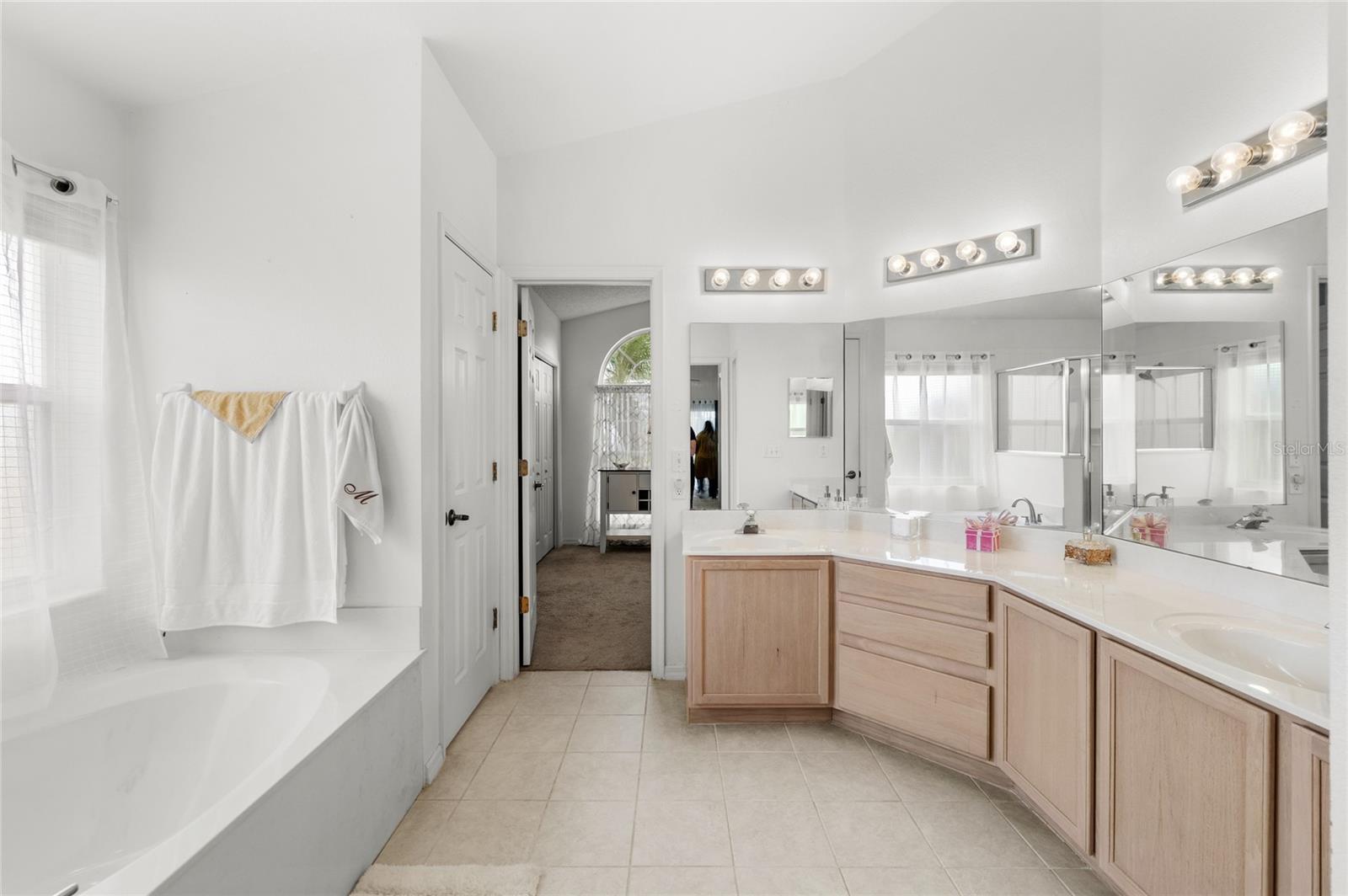 HAMPTON ESTATES - Residential