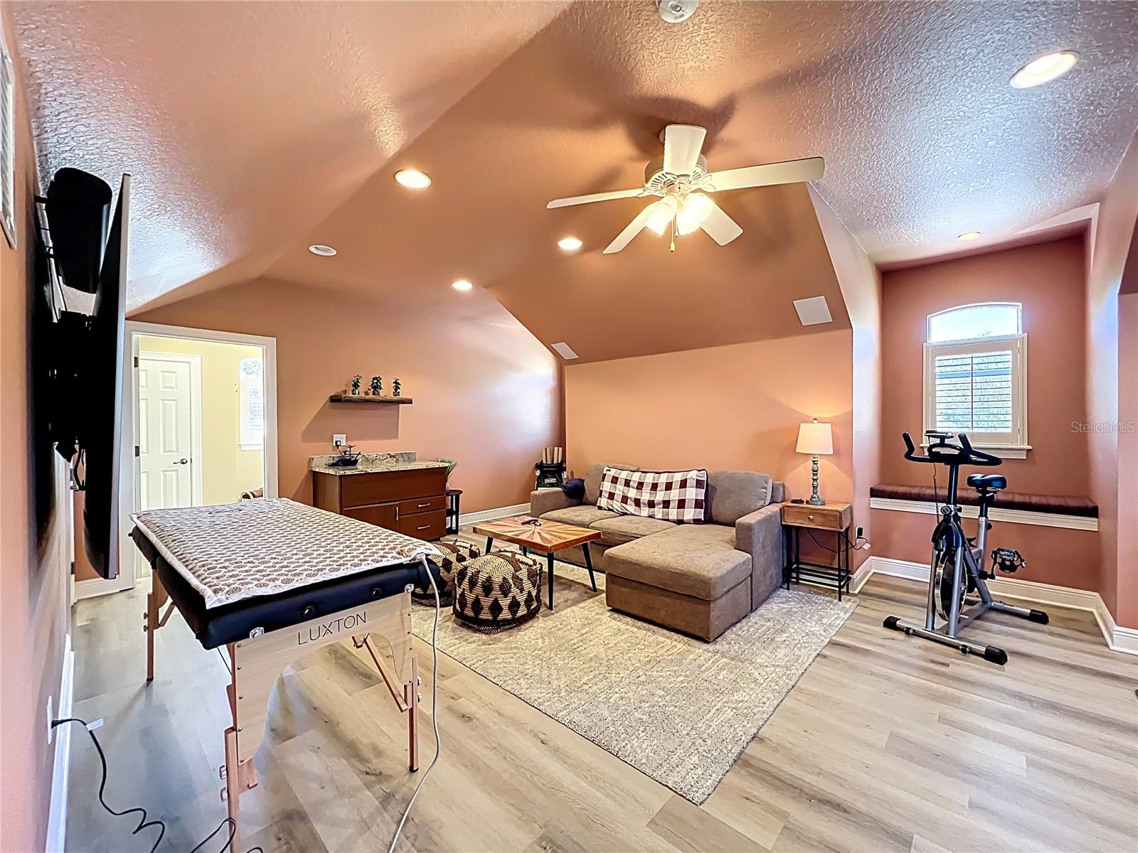 JOHNS COVE - Residential