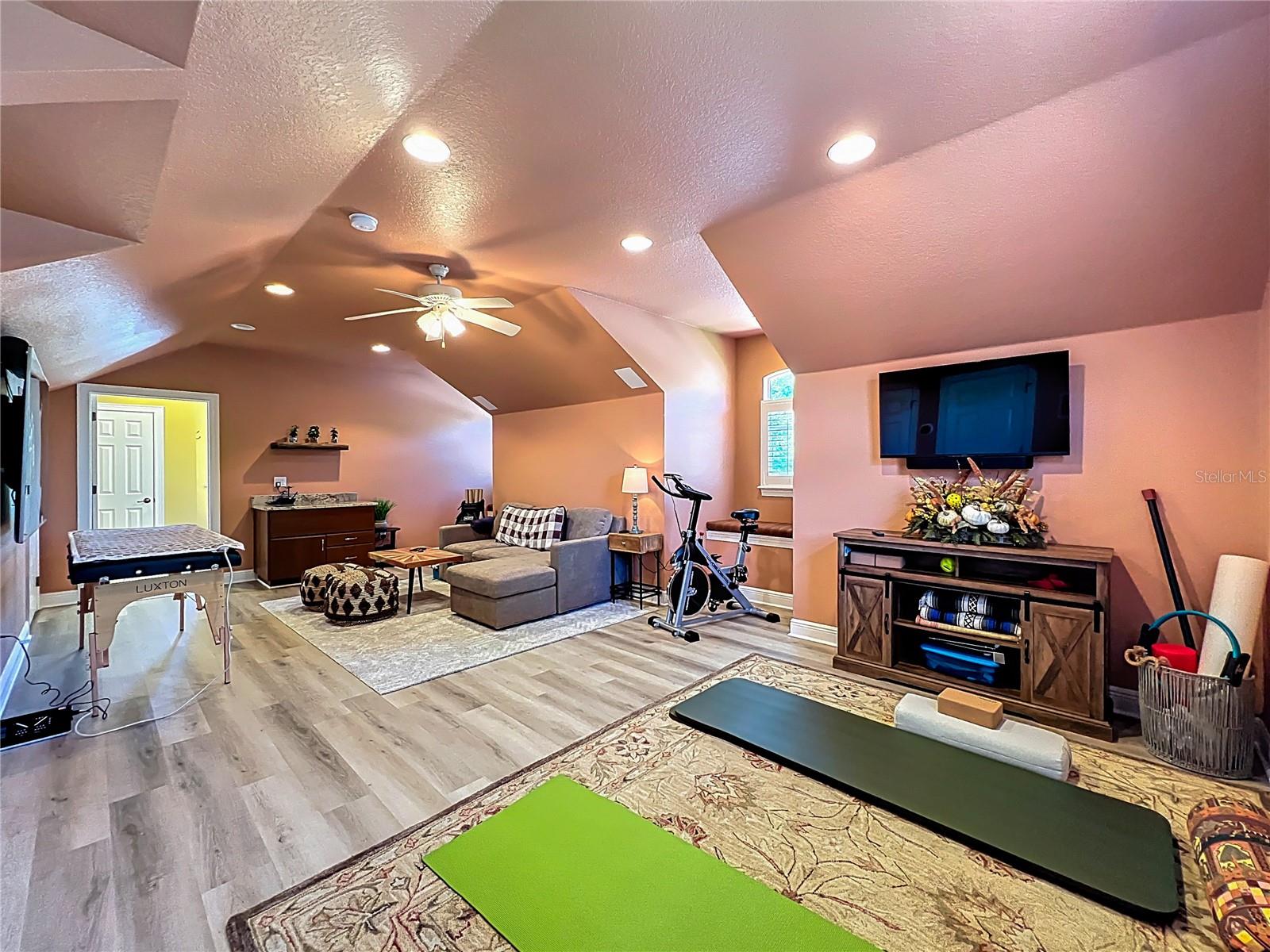 JOHNS COVE - Residential