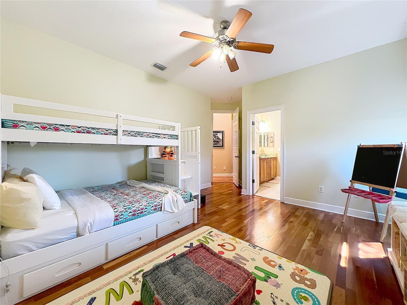 JOHNS COVE - Residential