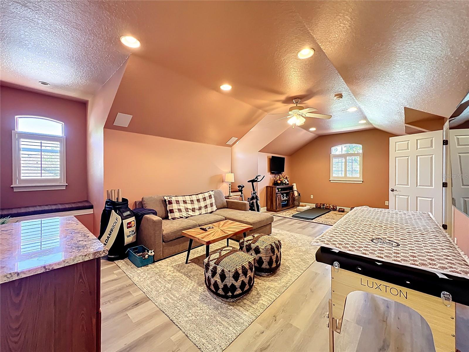 JOHNS COVE - Residential