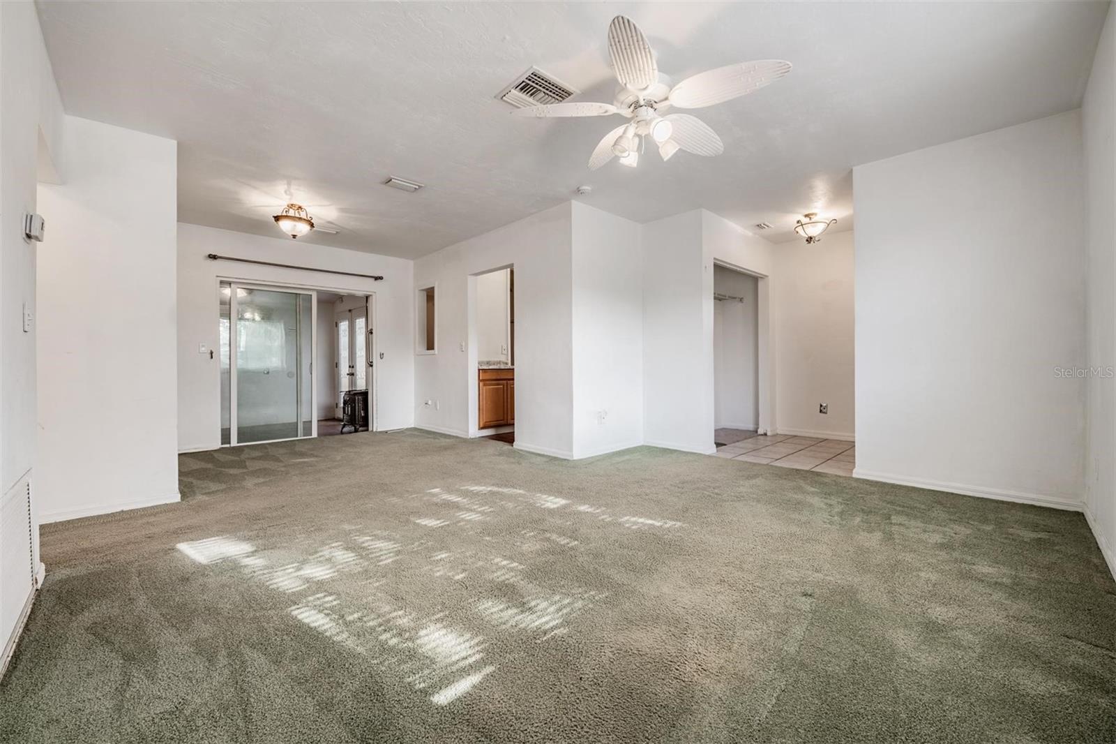 SPRING HILL - Residential