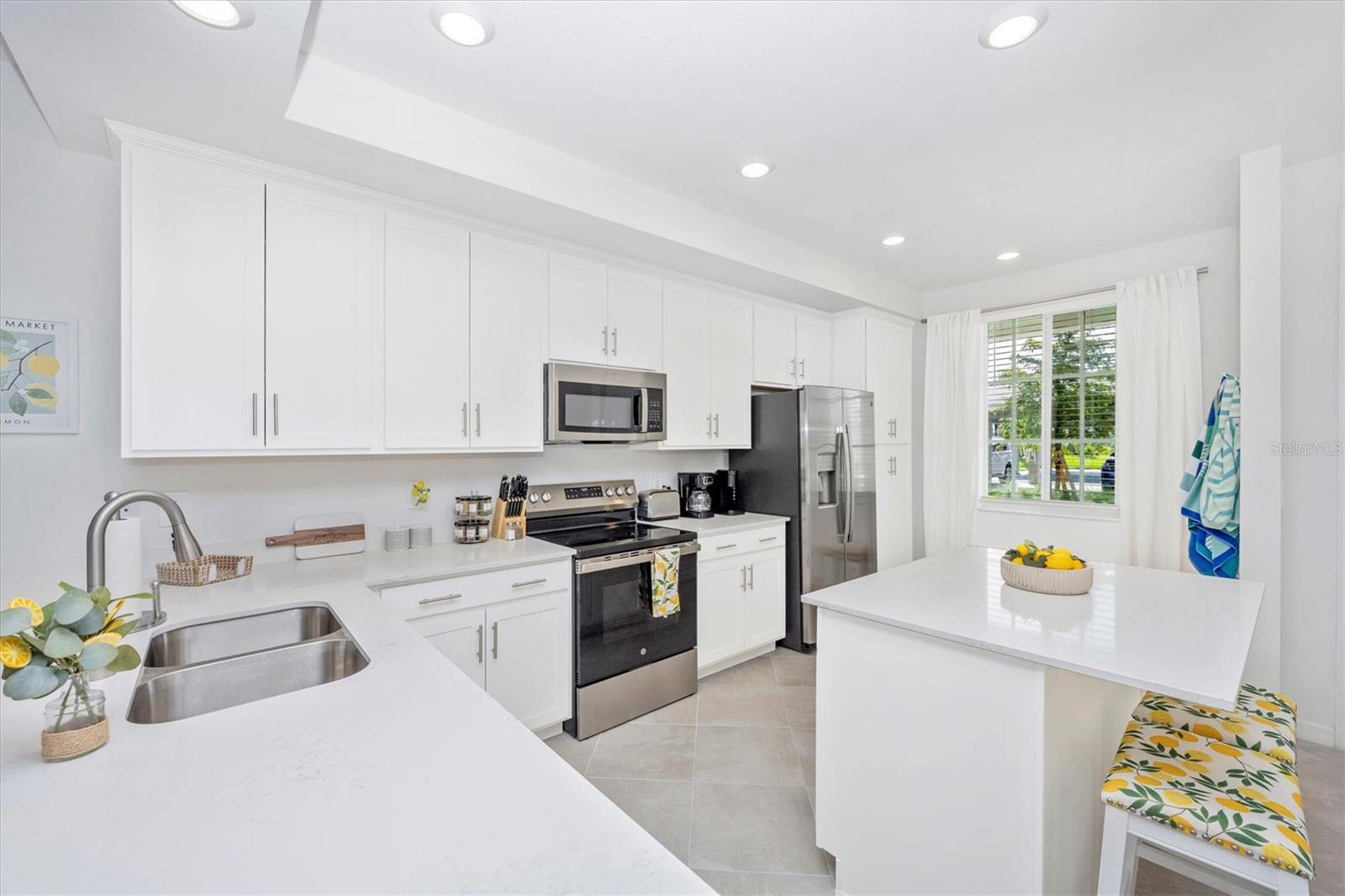 WELLEN PARK GOLF & COUNTRY CLUB - Residential Lease