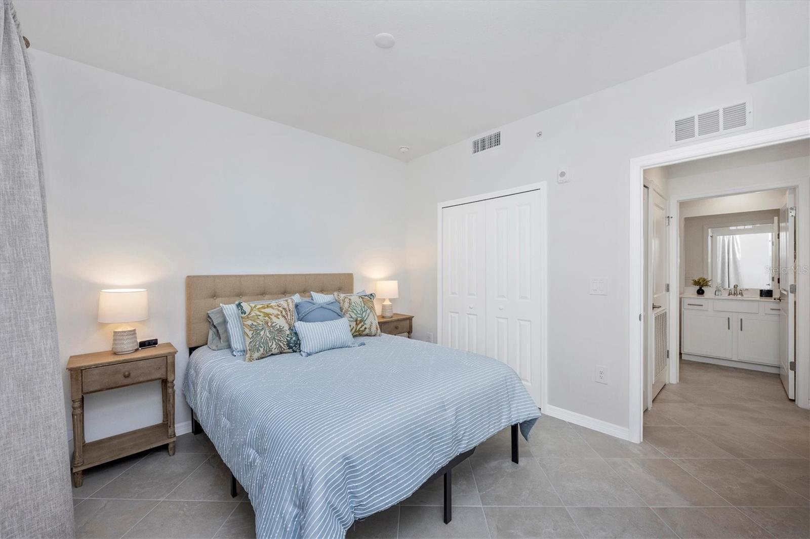 WELLEN PARK GOLF & COUNTRY CLUB - Residential Lease