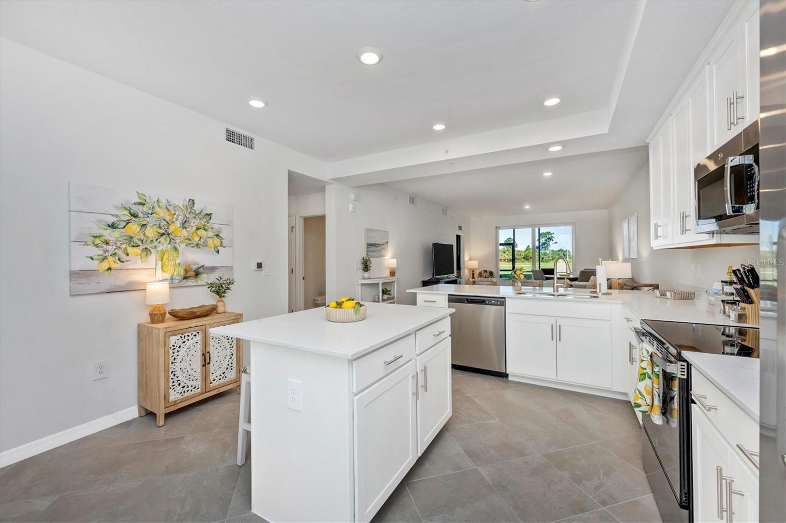 WELLEN PARK GOLF & COUNTRY CLUB - Residential Lease