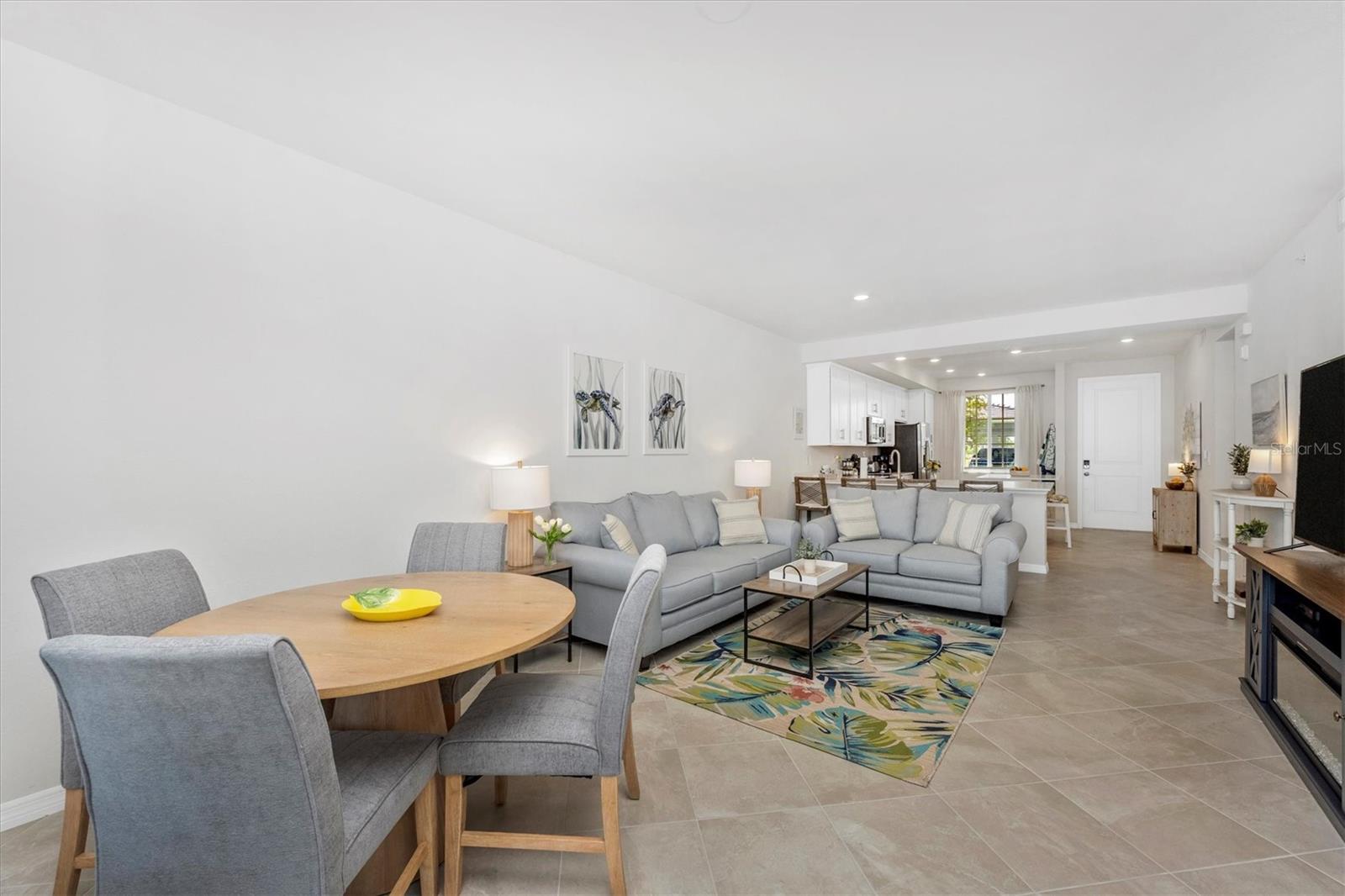 WELLEN PARK GOLF & COUNTRY CLUB - Residential Lease