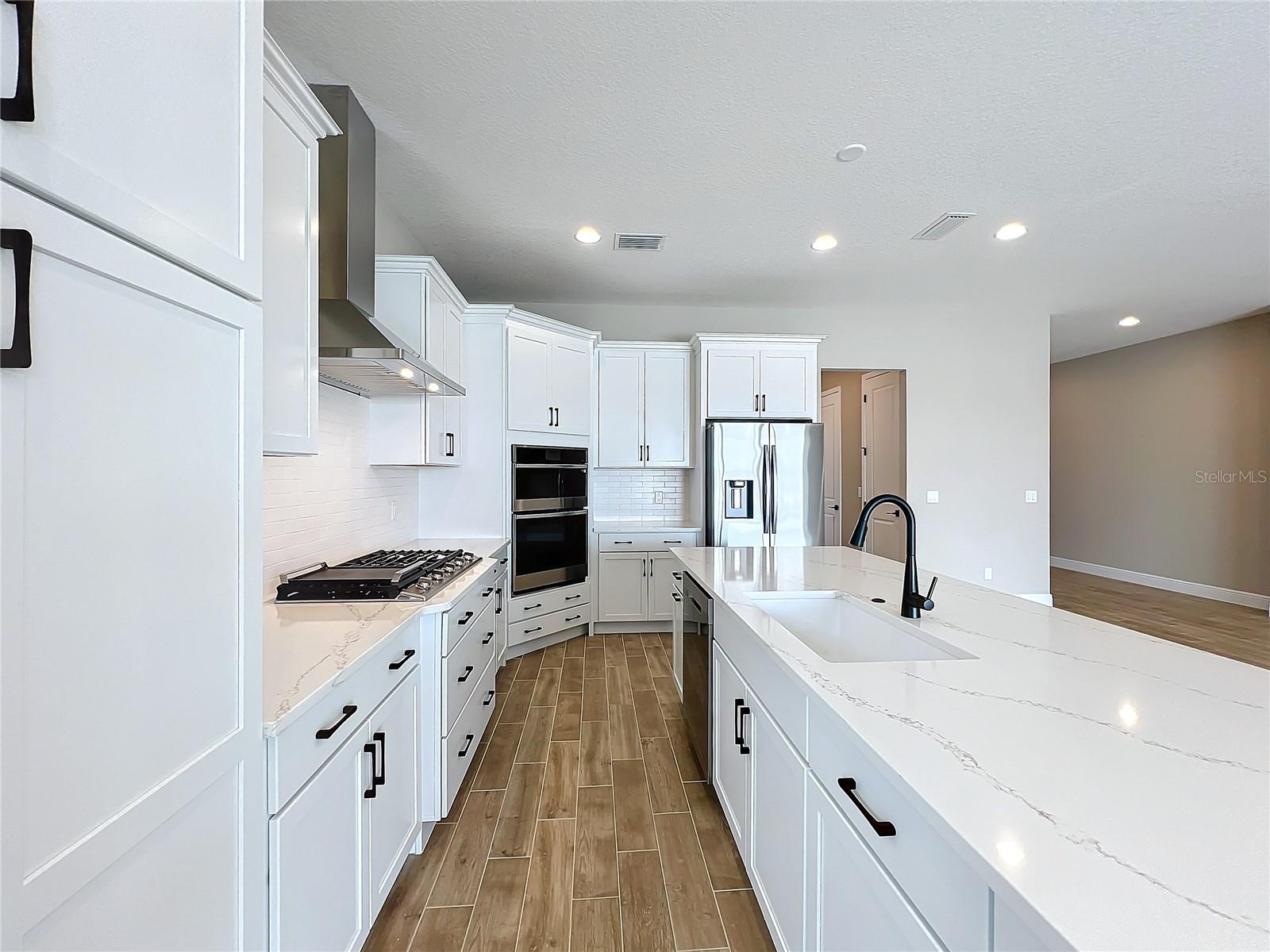 WATERCOLOR PLACE PH II - Residential