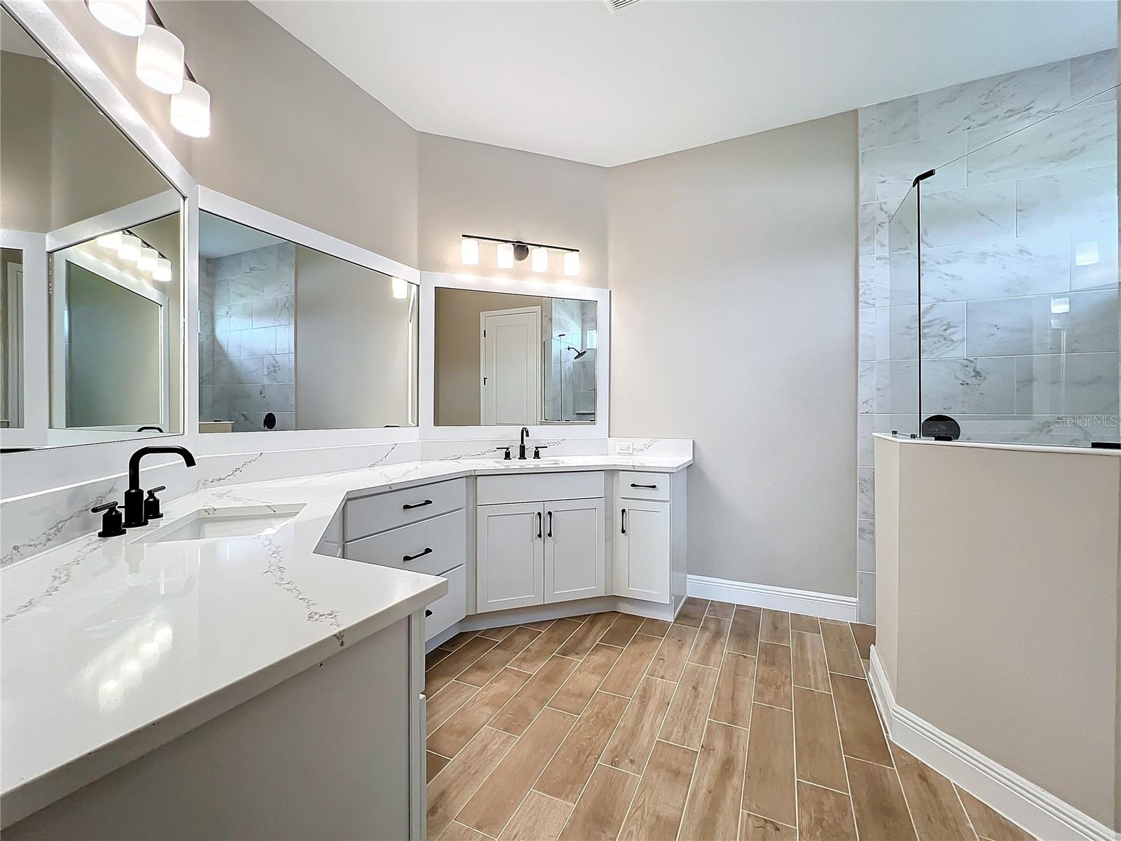 WATERCOLOR PLACE PH II - Residential