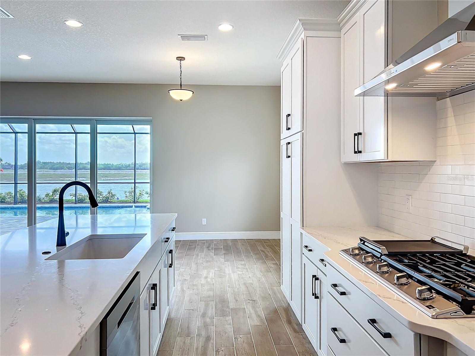 WATERCOLOR PLACE PH II - Residential