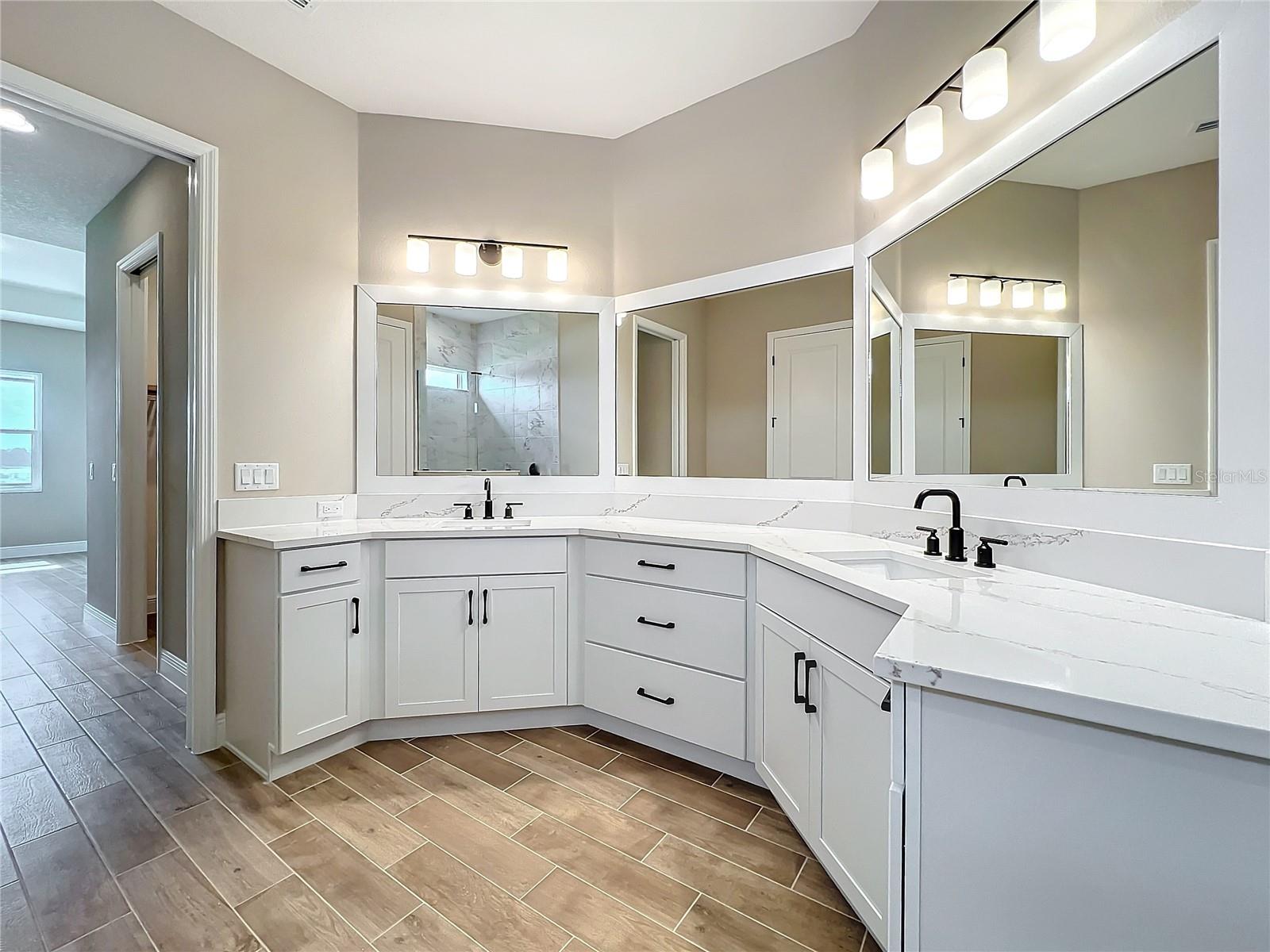 WATERCOLOR PLACE PH II - Residential