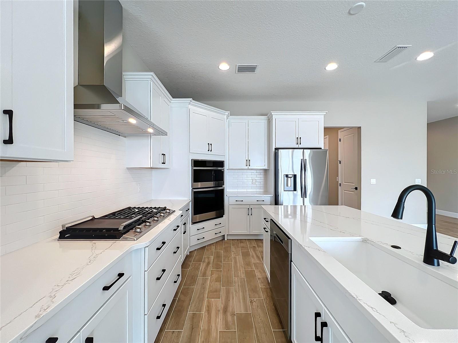 WATERCOLOR PLACE PH II - Residential