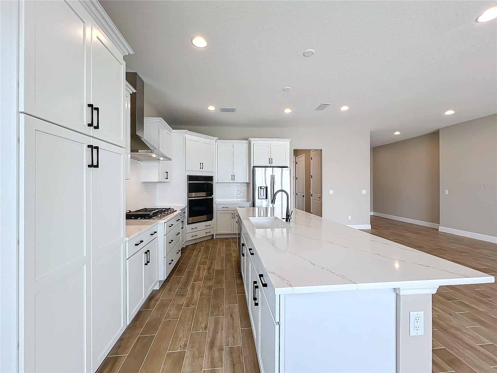 WATERCOLOR PLACE PH II - Residential