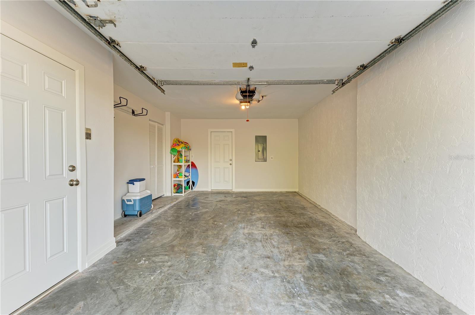 MIDNIGHT SEA - Residential