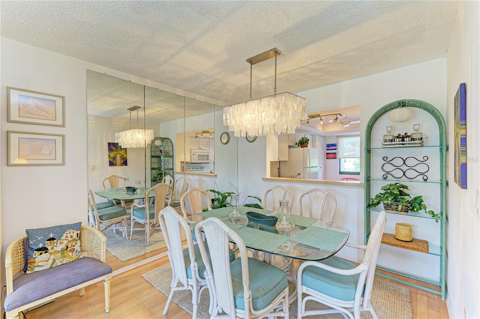 MIDNIGHT SEA - Residential