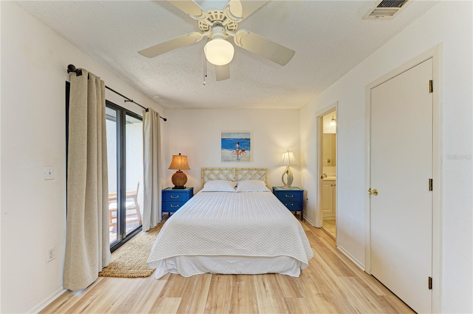 MIDNIGHT SEA - Residential