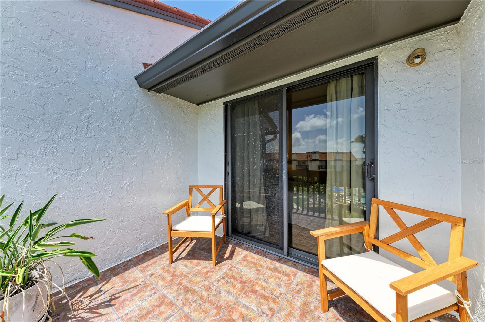 MIDNIGHT SEA - Residential