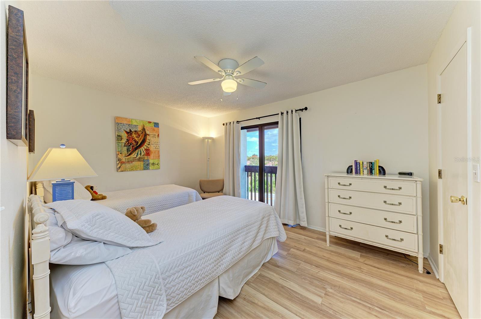 MIDNIGHT SEA - Residential