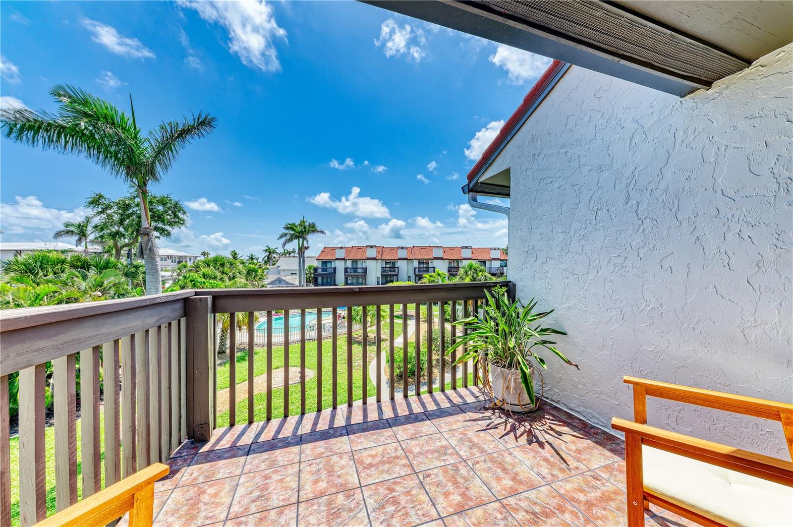 MIDNIGHT SEA - Residential