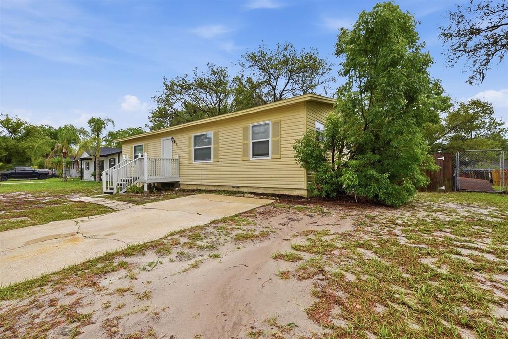 Photo of 956 Osceola Trail, Casselberry, FL 32707 (MLS # O6407211)